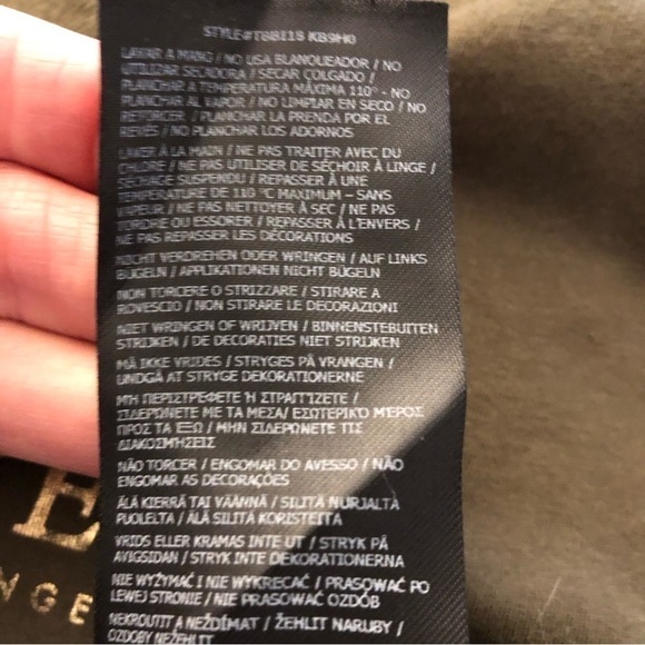 Guess Olive Green and Gold T-Shirt VTG - Picture 8 of 10